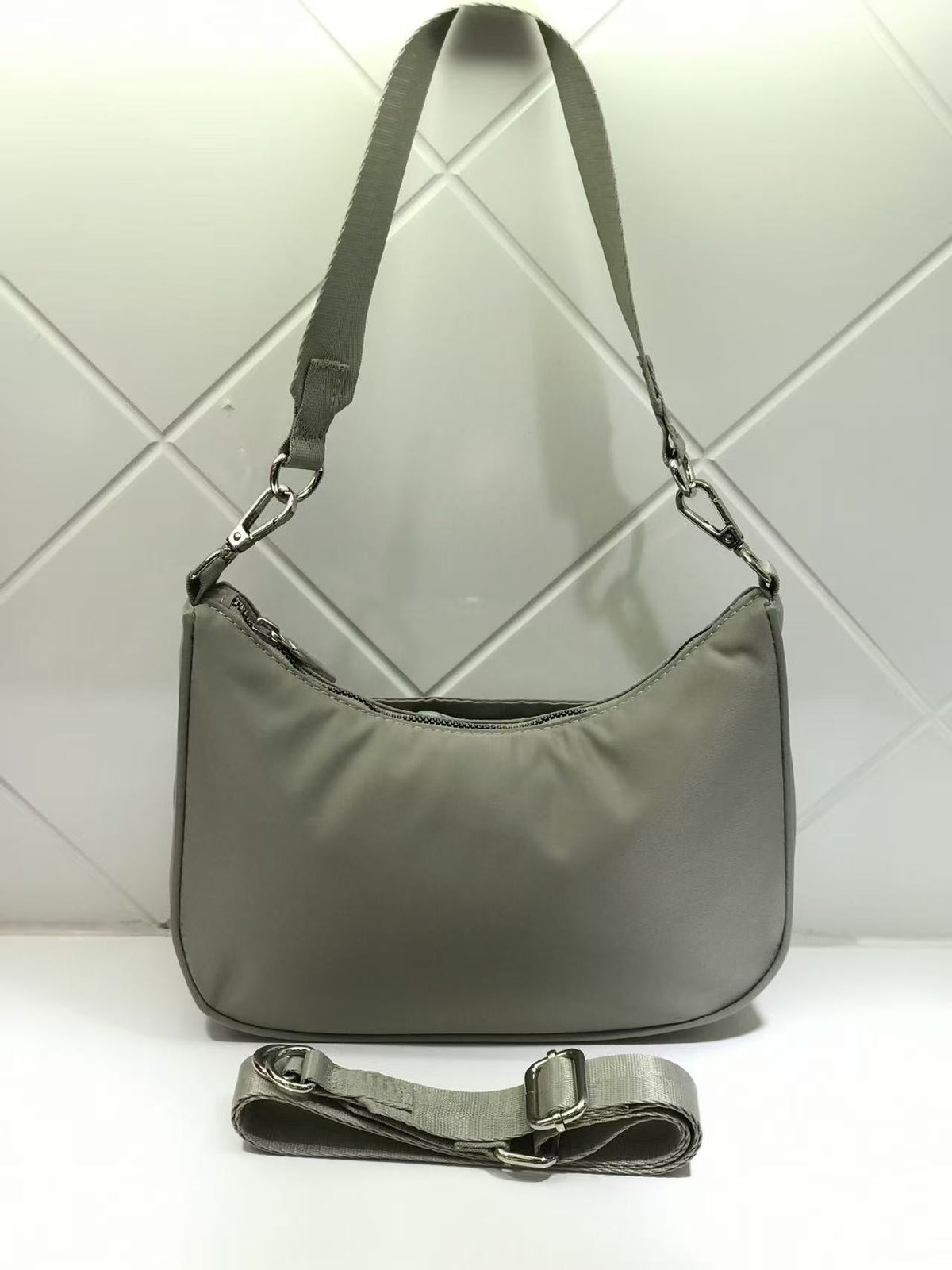 T588-892 Adjustable shoulder and armpit bag with diagonal cross for casual use
