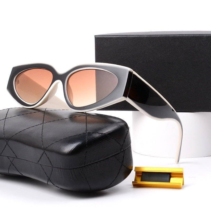 T588-1007   Cat eye sunglasses with personalized UV protection
