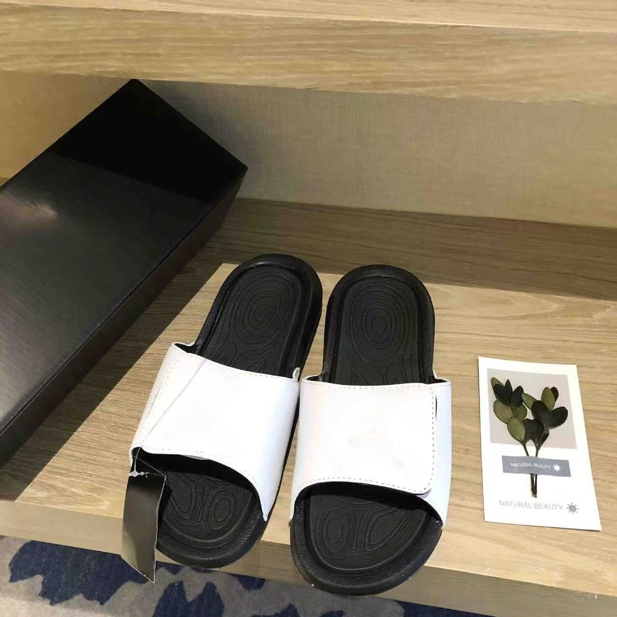 T588-967 Loose slippers with a flat bottom