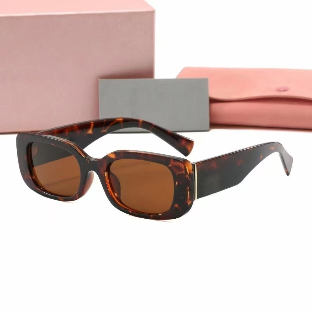 T588-1004   Large frame sun shading glasses