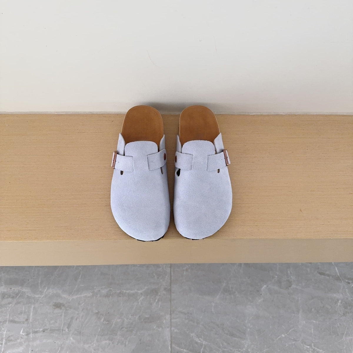 T588-936 Soft leather men's and women's summer round toe retro shoes