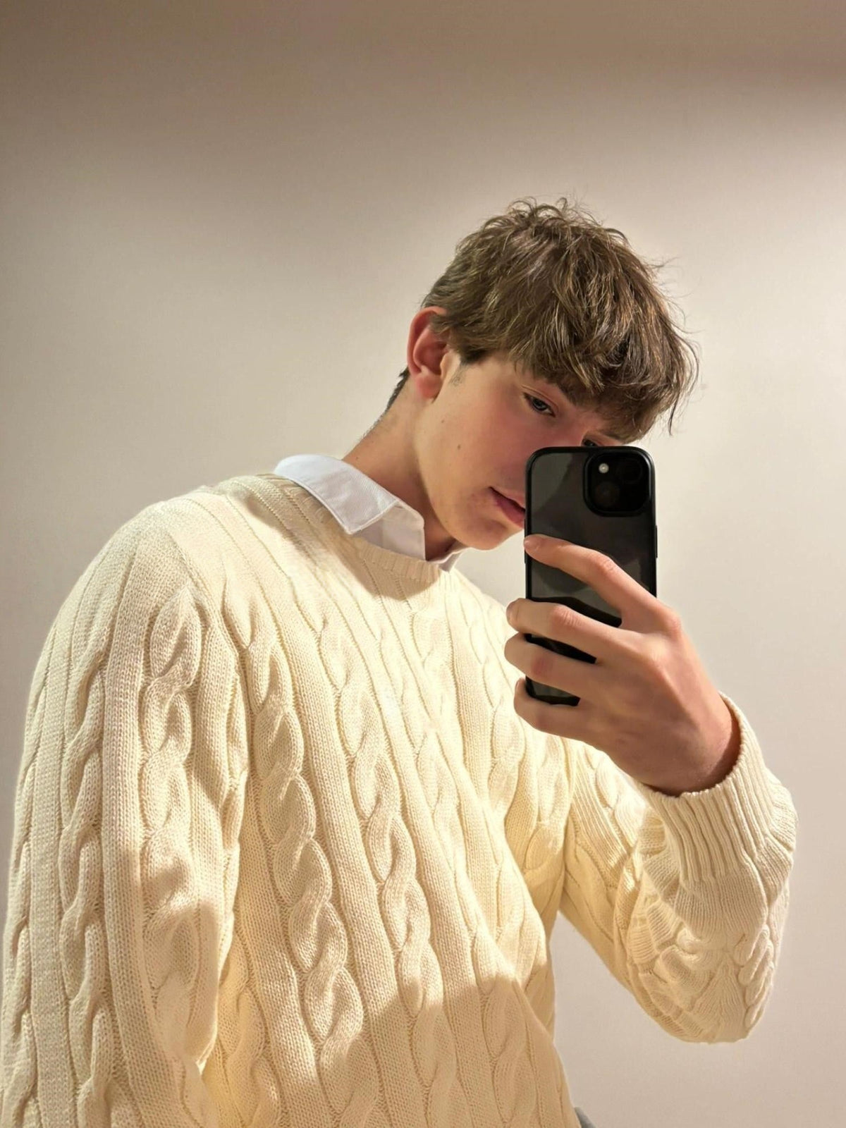 T588-877 Men's knitted sweater with long sleeves and loose fit
