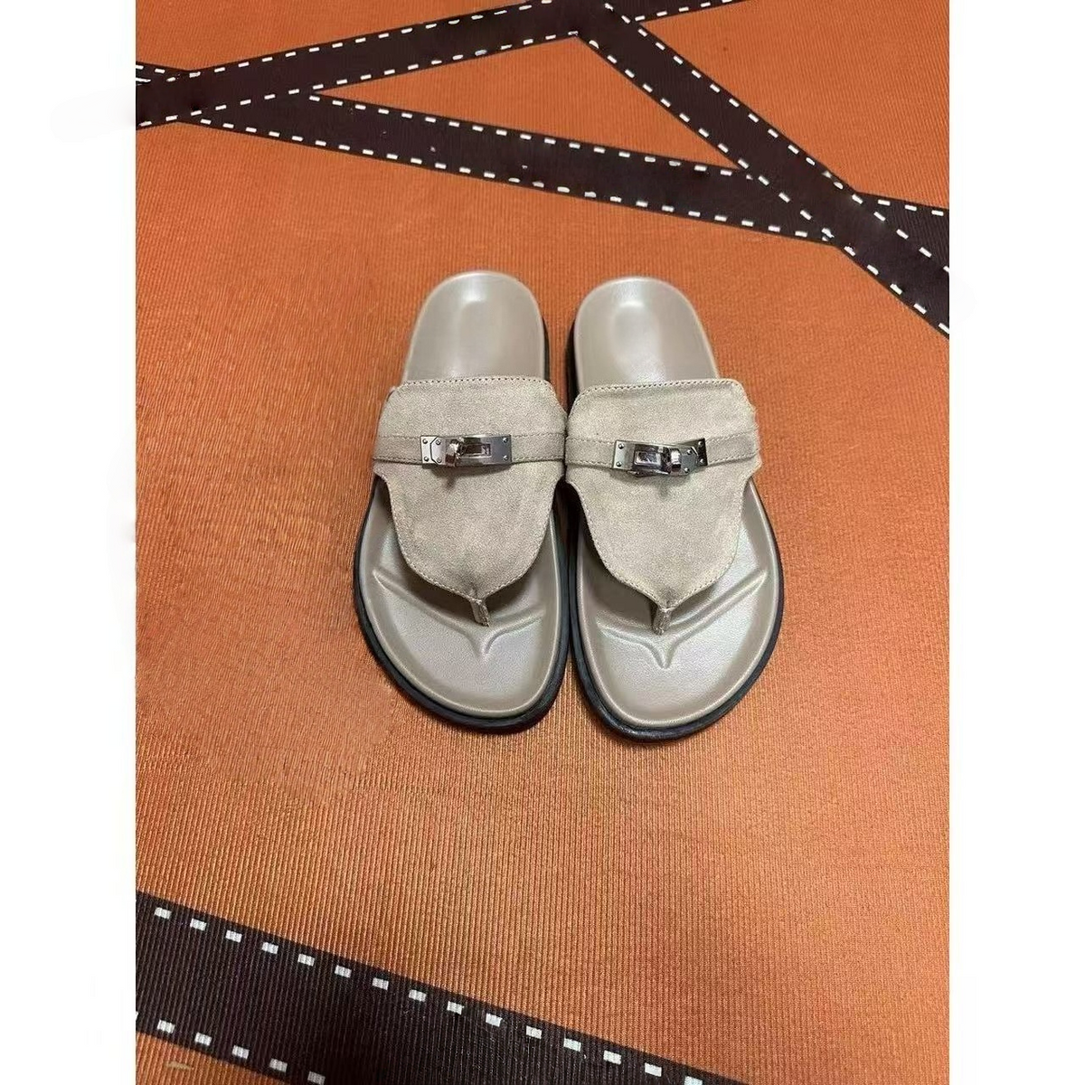 T588-1249 Clip on slippers, retro casual sandals for wearing outside