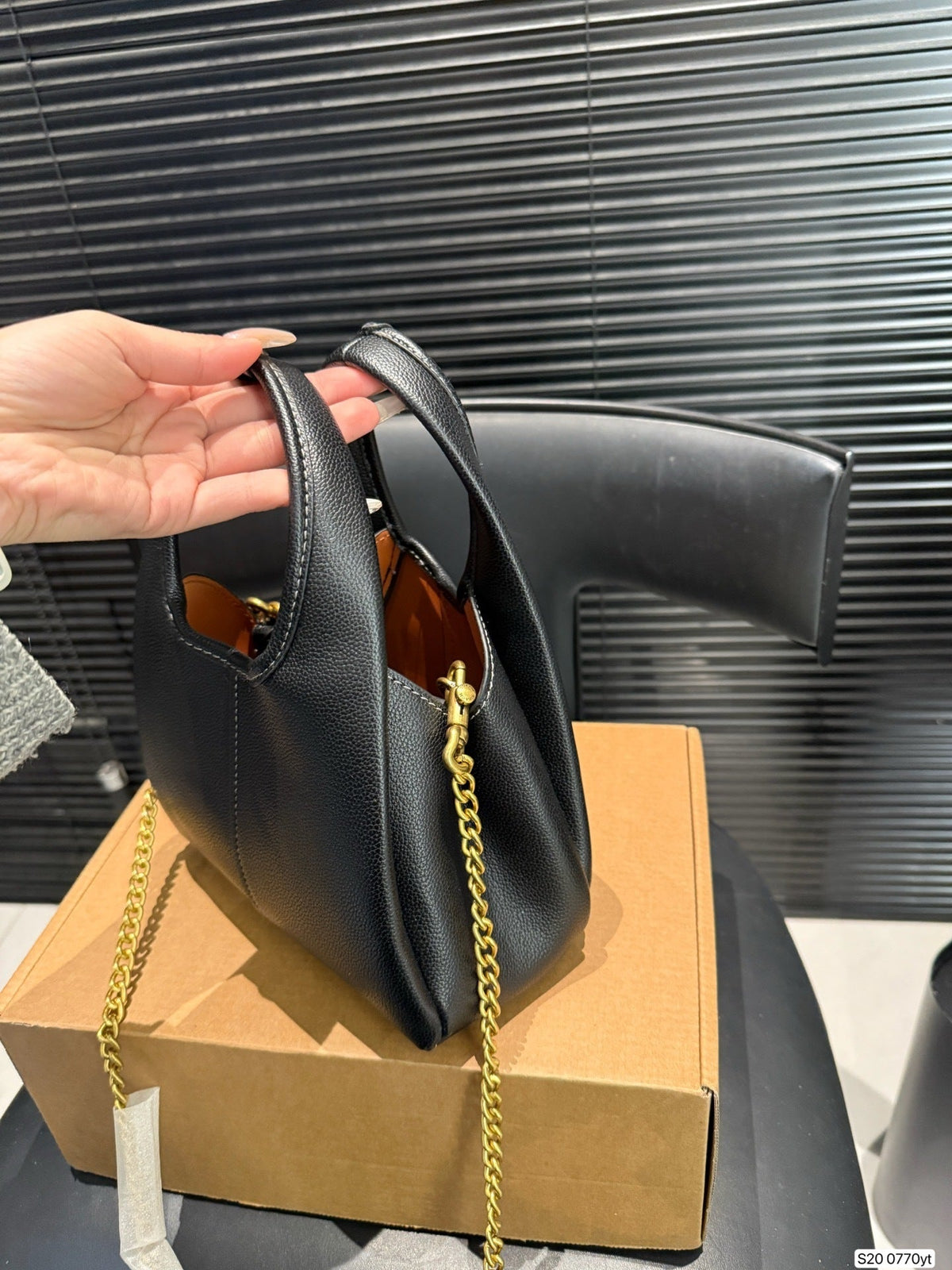 T588-807  Cowhide backpack diagonal cross