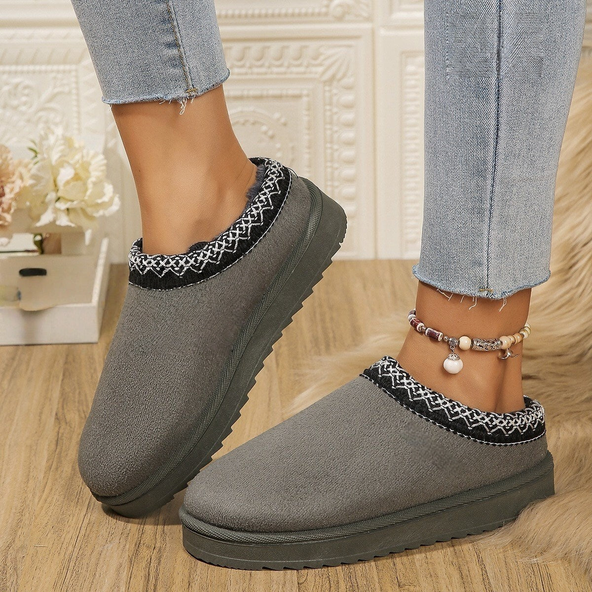 T588-112   Stuffed and Warm Tasman Slippers -GYXZ
