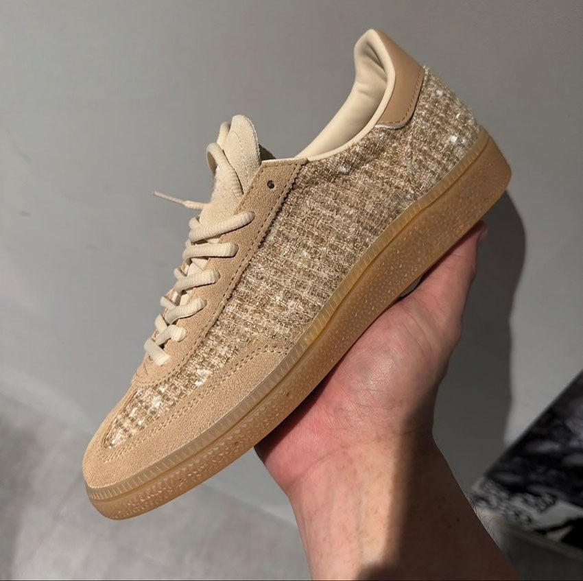 T588-822   Bestselling sneakers