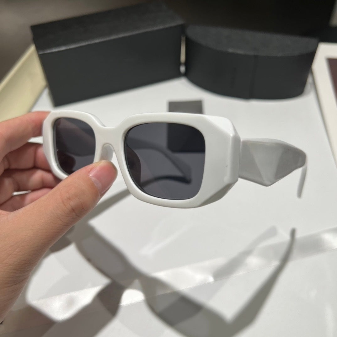 T588-786  Sun blocking glasses with multiple colors